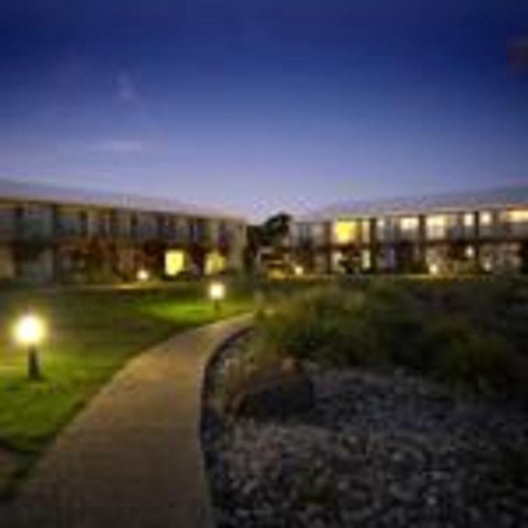 Quest Williamstown North Aparthotel Exteriör bild